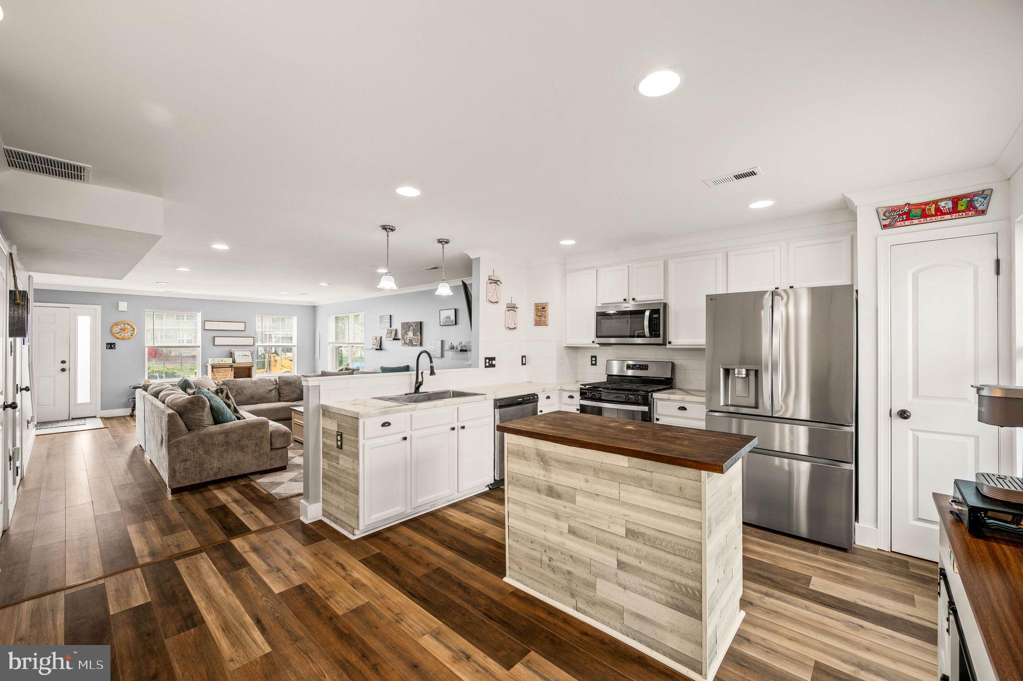 HANOVER SQUARE - Residential