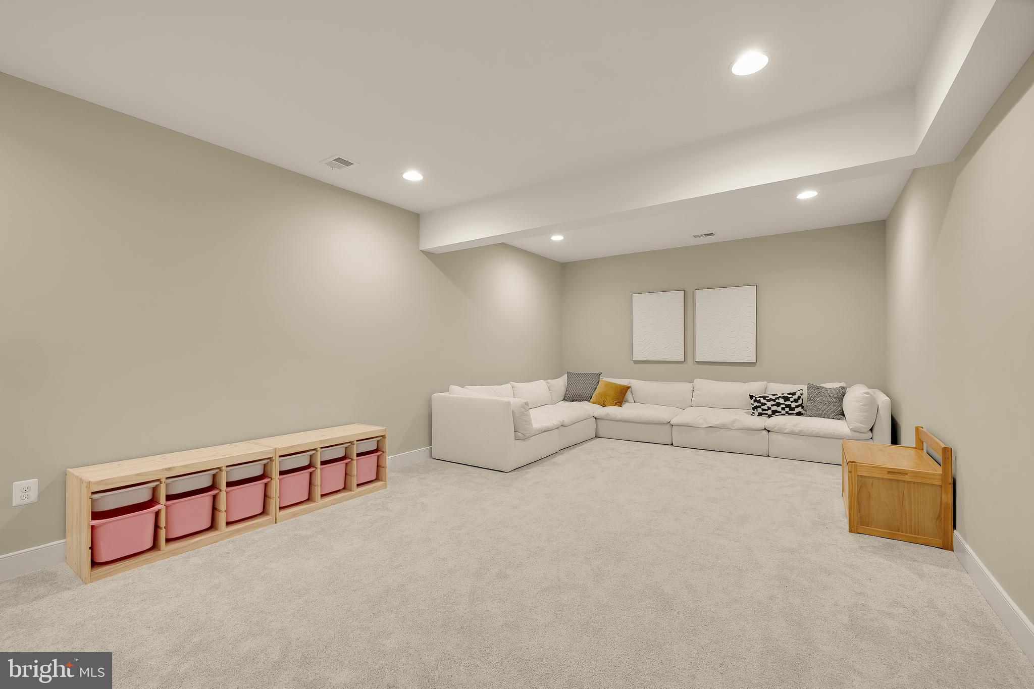 BRADDOCK WOODS - Residential