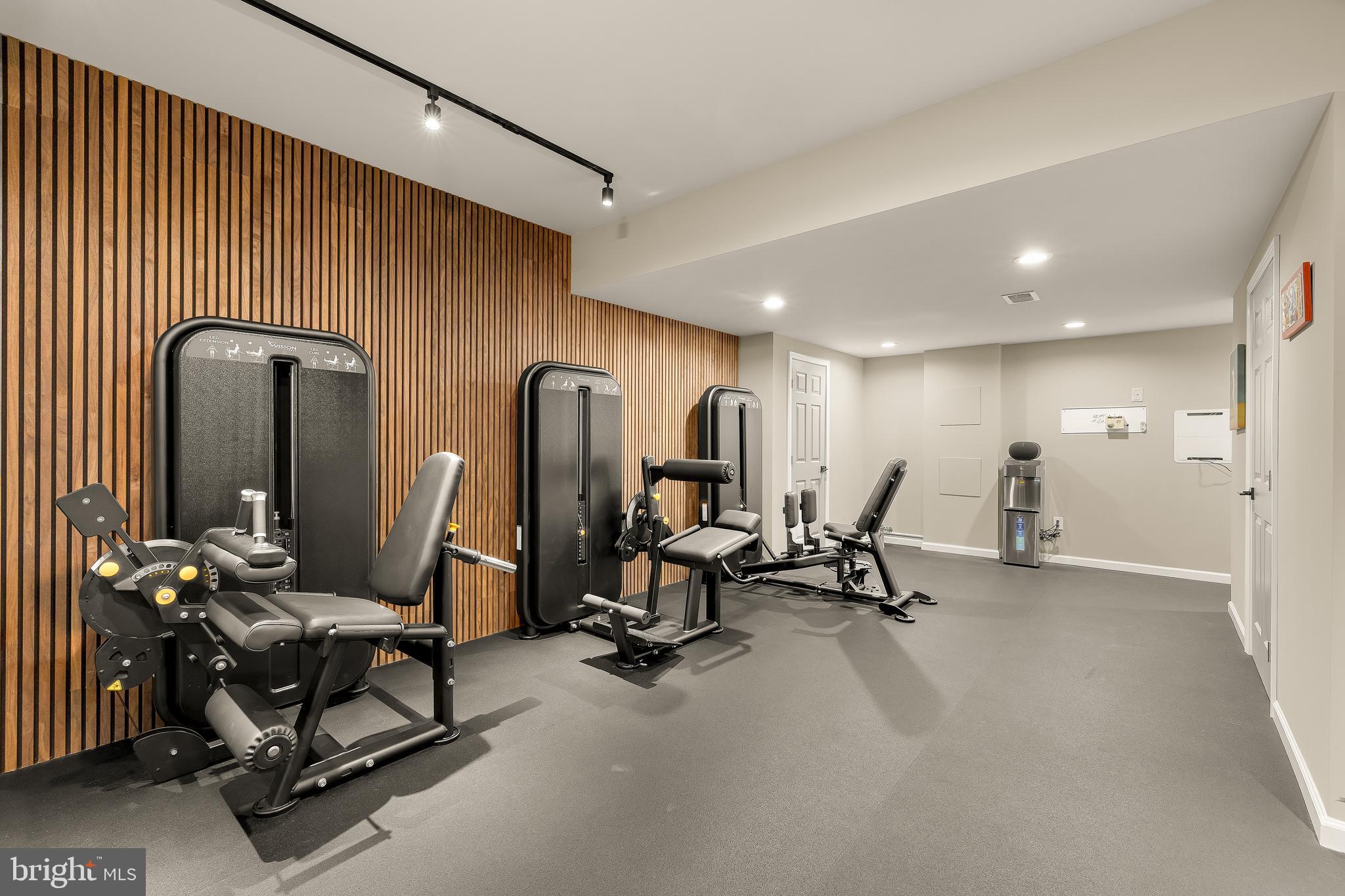 BRADDOCK WOODS - Residential