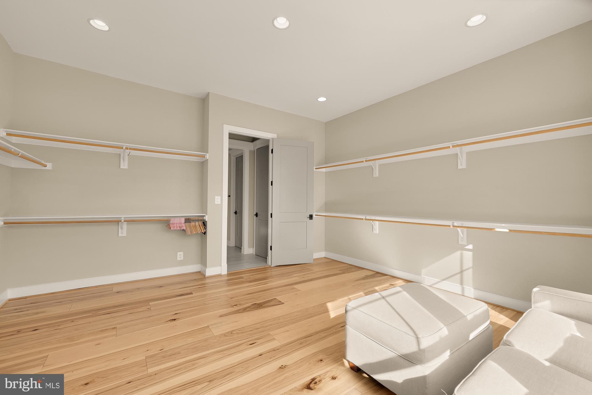 BRADDOCK WOODS - Residential