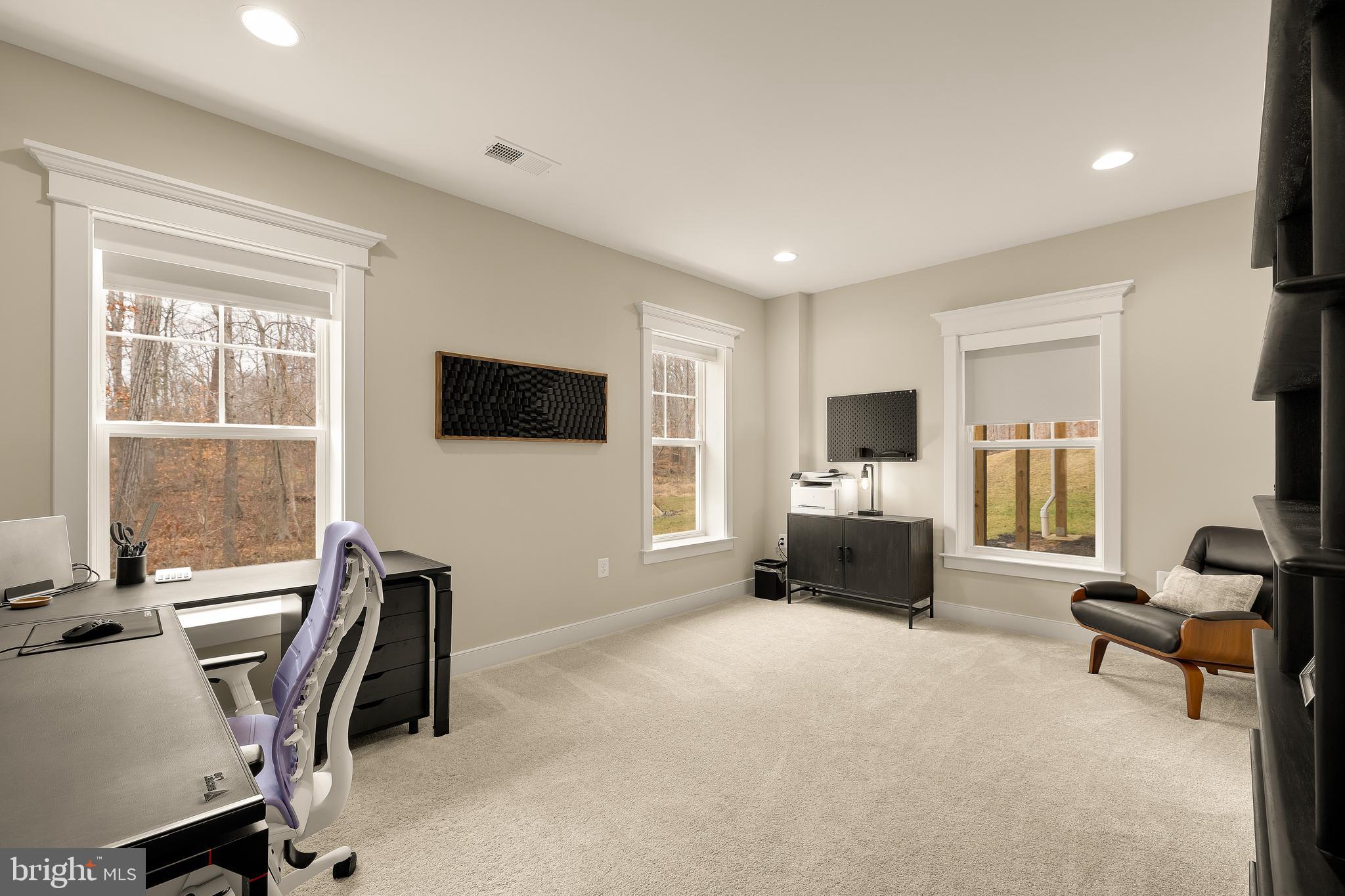 BRADDOCK WOODS - Residential