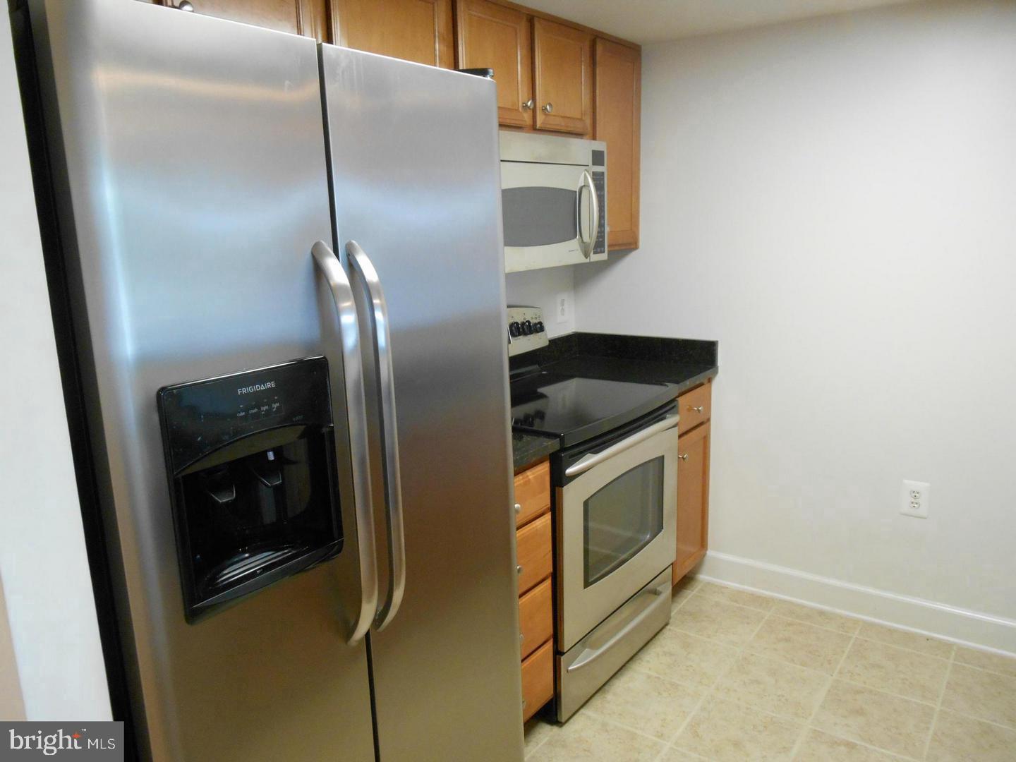 CARLTON HOUSE - Residential Lease