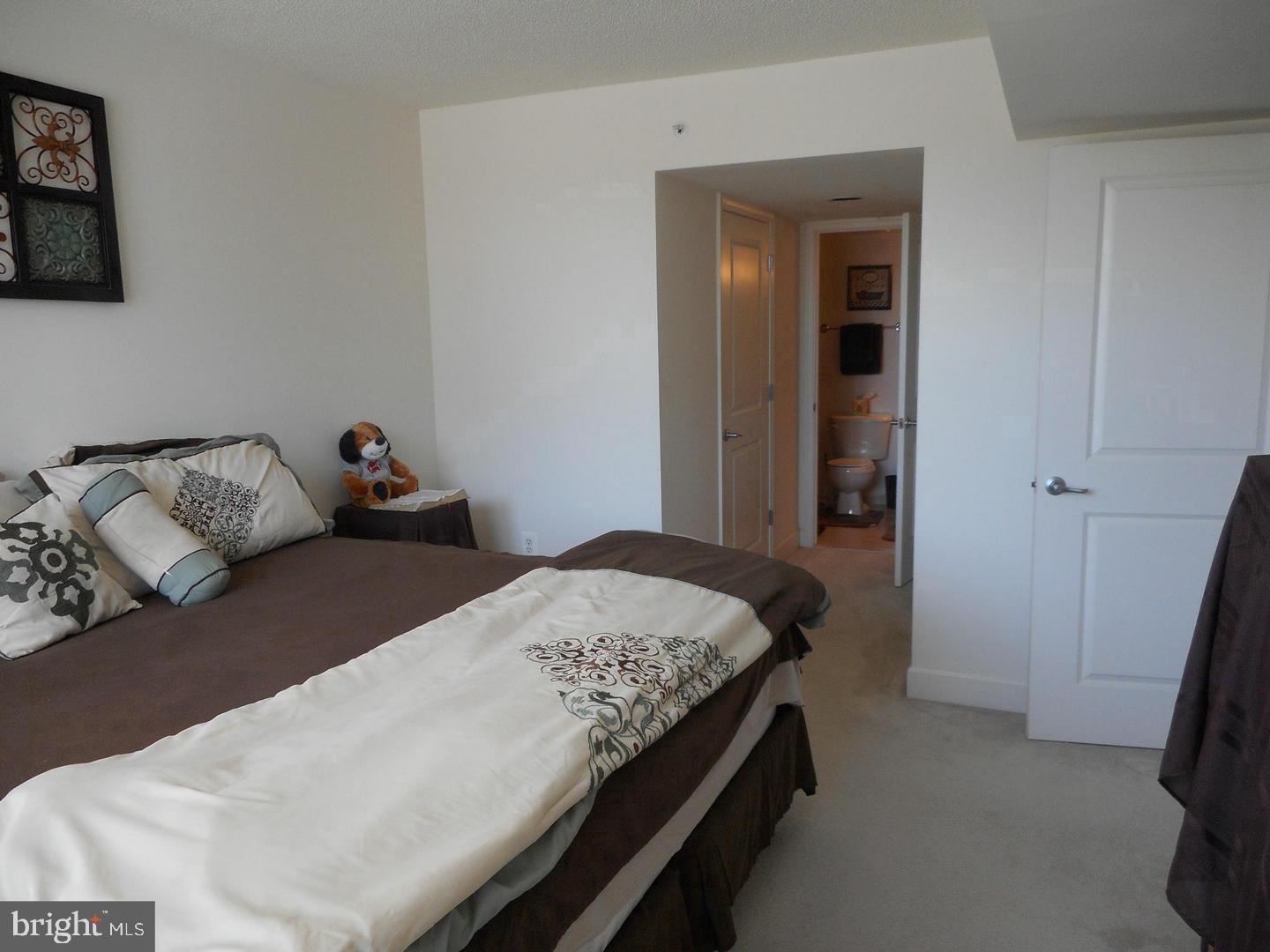 CARLTON HOUSE - Residential Lease