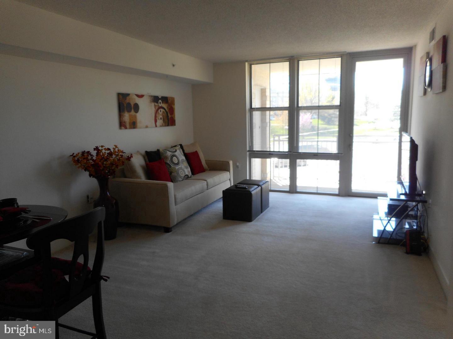 CARLTON HOUSE - Residential Lease