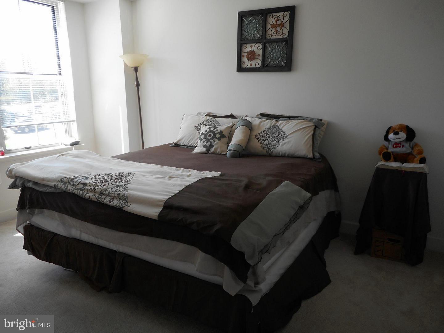 CARLTON HOUSE - Residential Lease