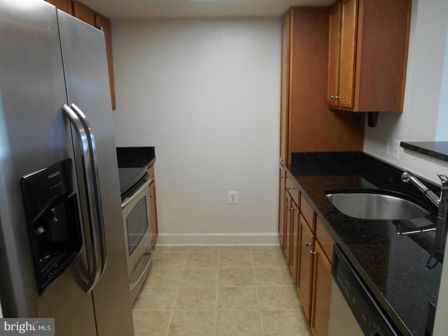 CARLTON HOUSE - Residential Lease