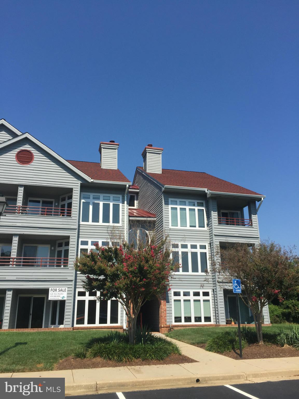 Renovated 1st Floor Lake Heron Condo.