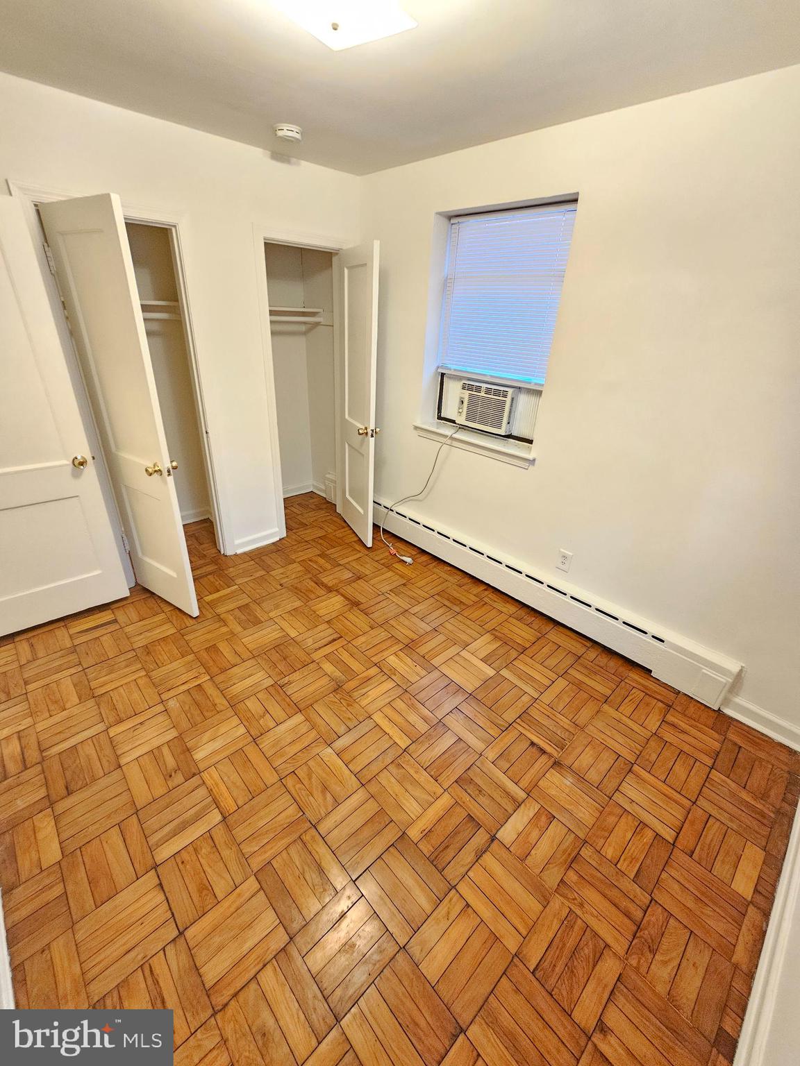 FOREST HILLS - Residential Lease