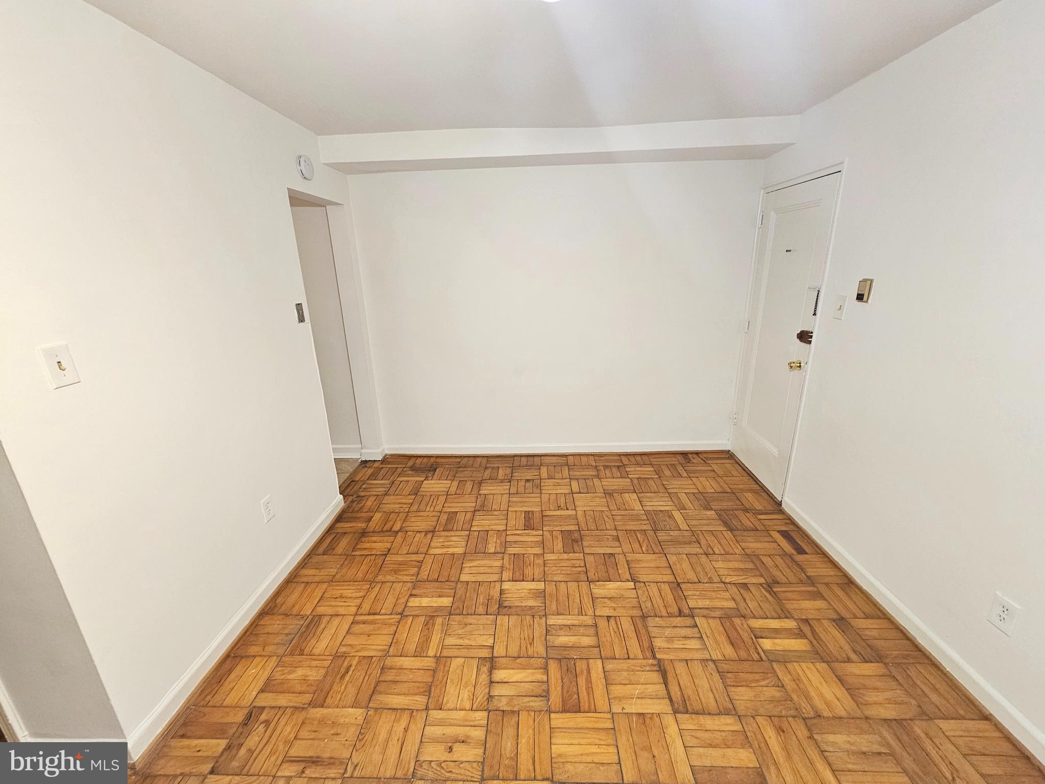 FOREST HILLS - Residential Lease