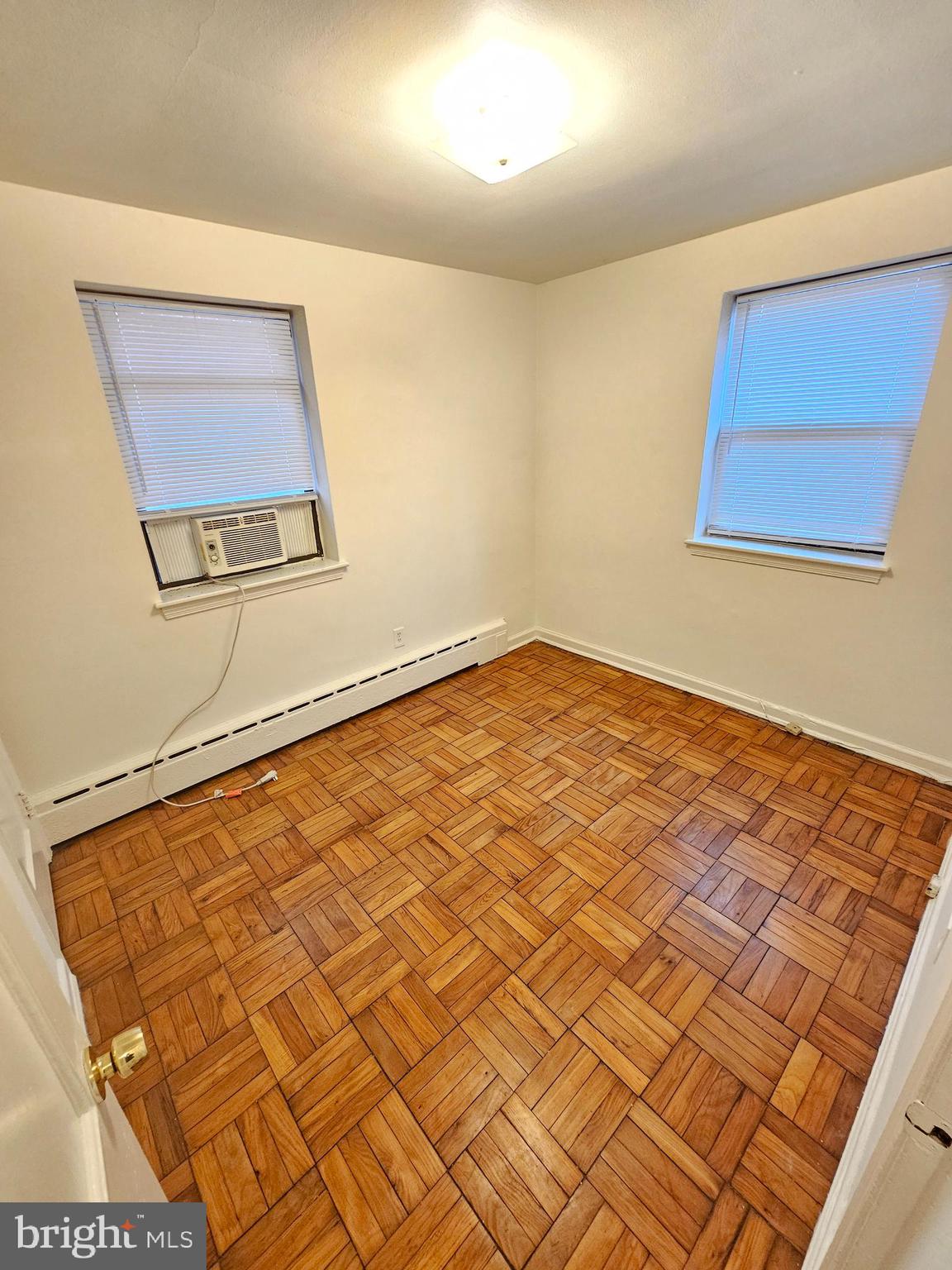 FOREST HILLS - Residential Lease