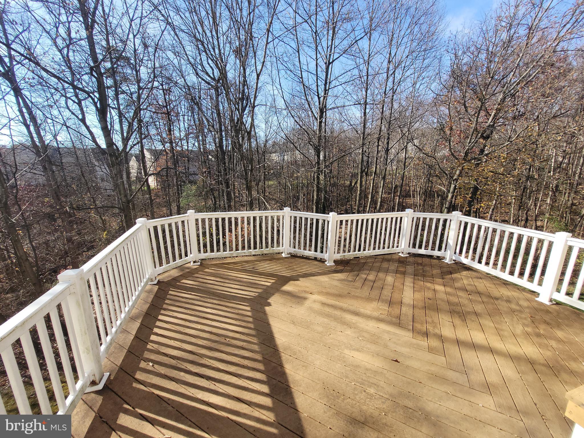 LANDOVER MEWS-PLAT FIVE> - Residential Lease