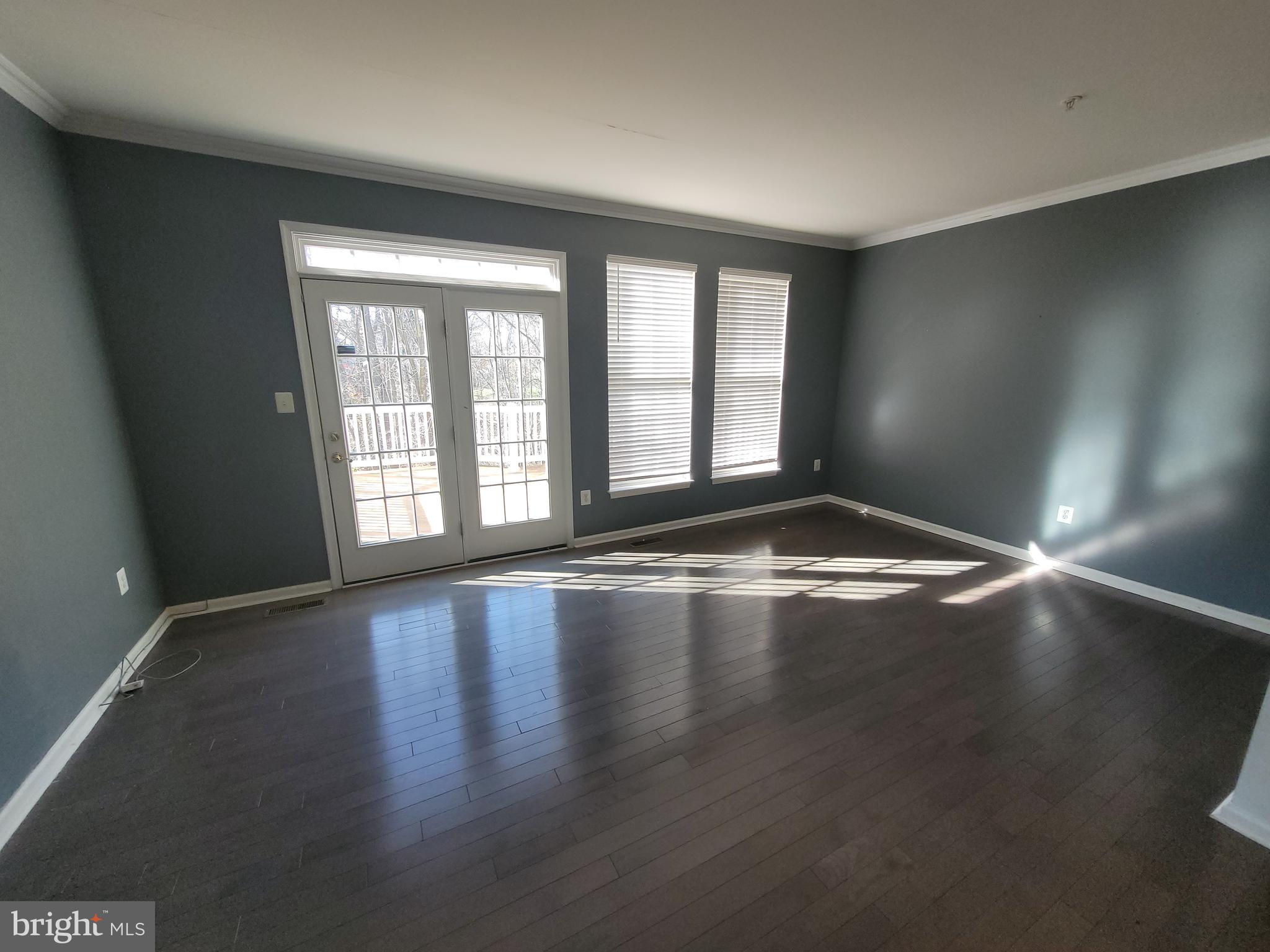 LANDOVER MEWS-PLAT FIVE> - Residential Lease