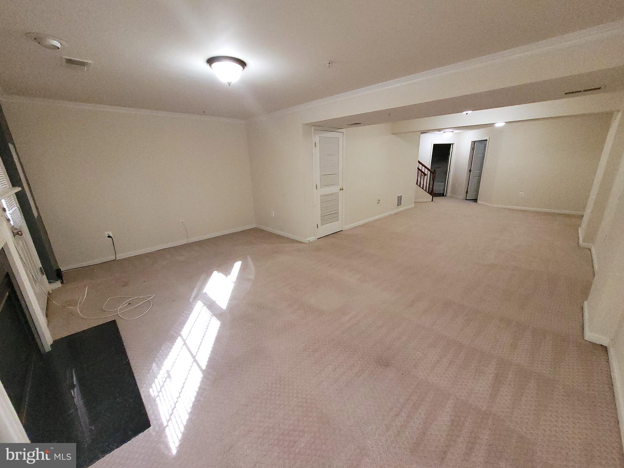 LANDOVER MEWS-PLAT FIVE> - Residential Lease