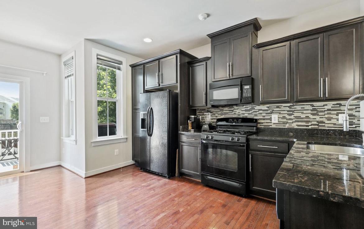 VILLAGE AT WOODSTREAM - Residential Lease