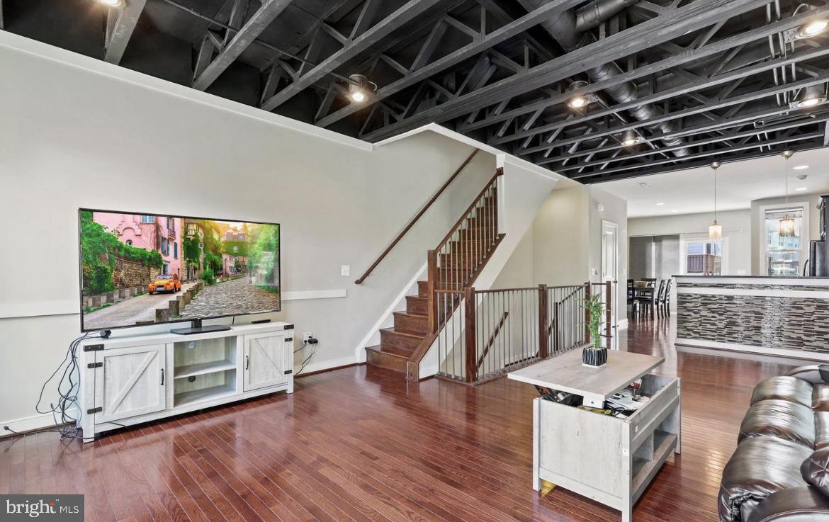 VILLAGE AT WOODSTREAM - Residential Lease