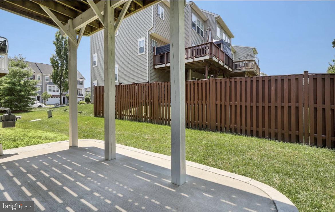 VILLAGE AT WOODSTREAM - Residential Lease