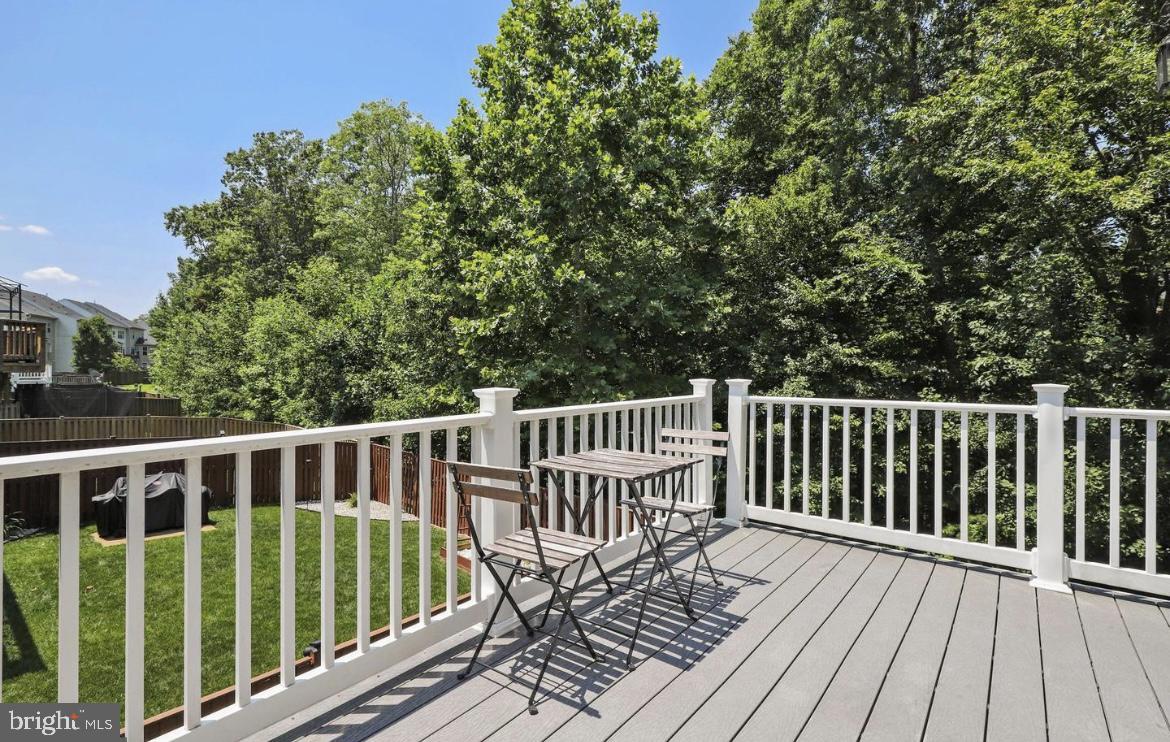 VILLAGE AT WOODSTREAM - Residential Lease