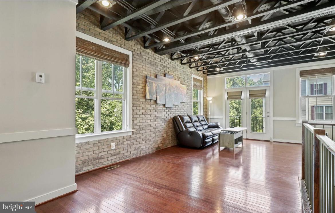 VILLAGE AT WOODSTREAM - Residential Lease