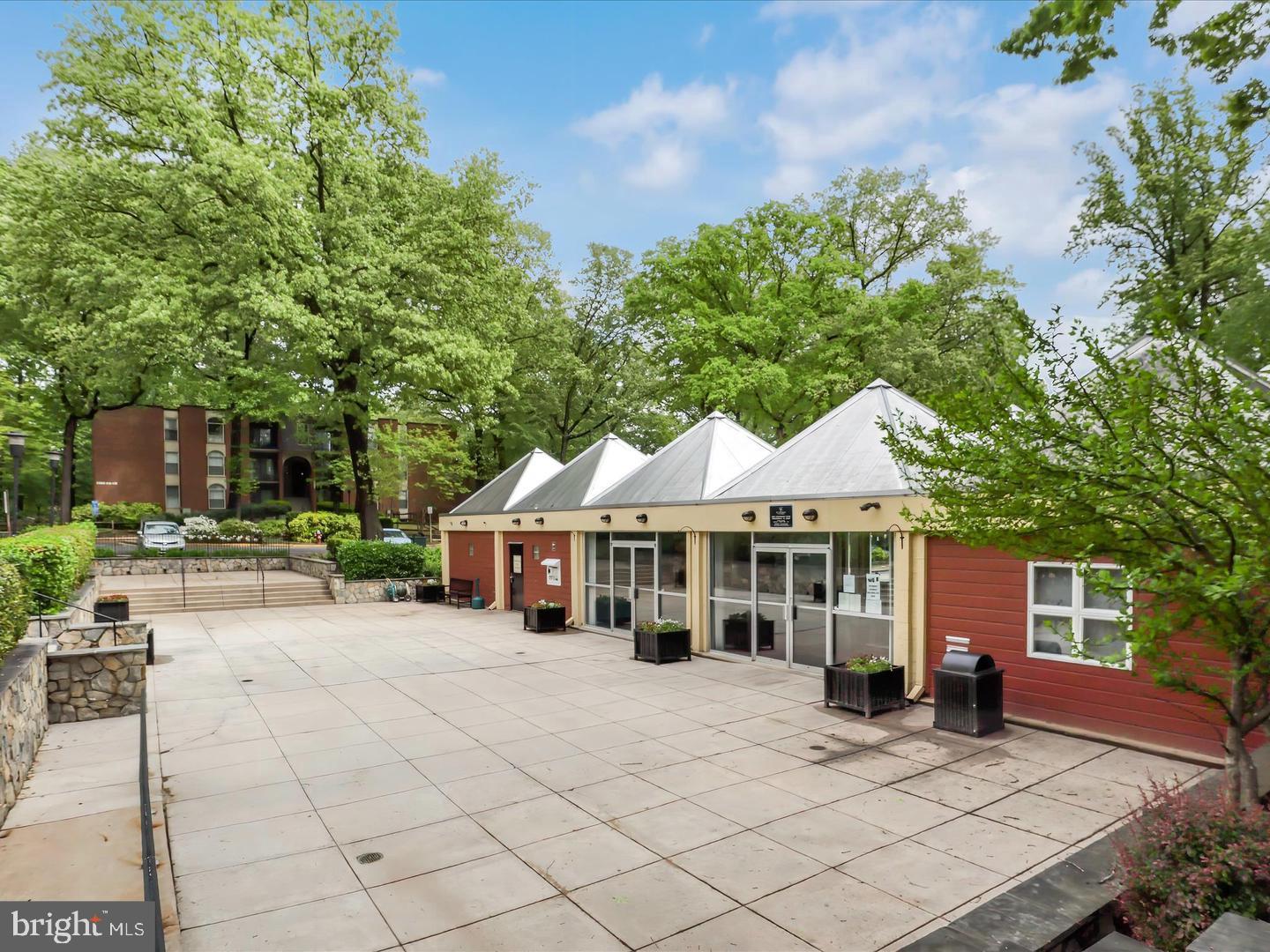 WOODBURN VILLAGE - Residential