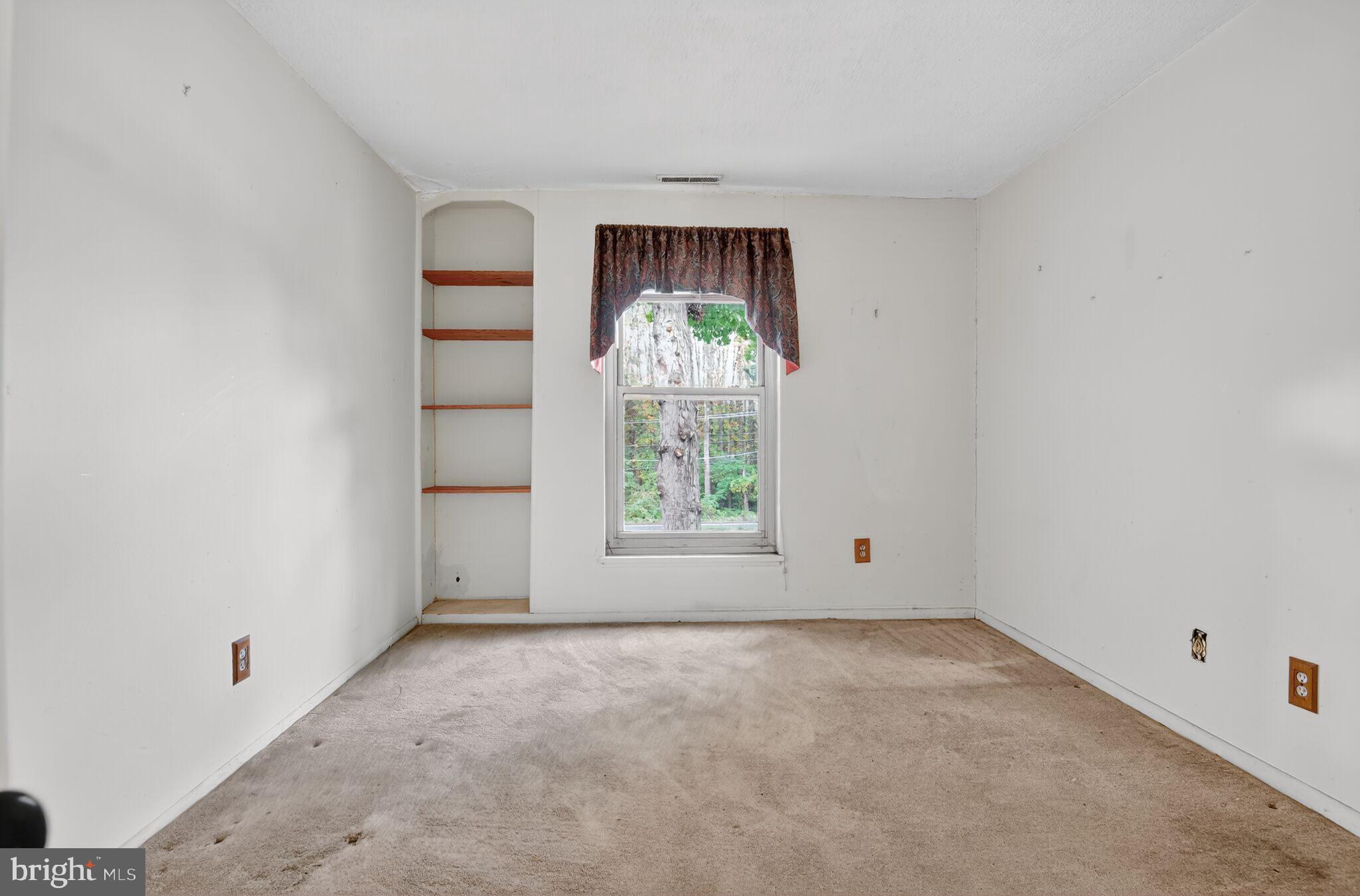 WOODBURN VILLAGE - Residential