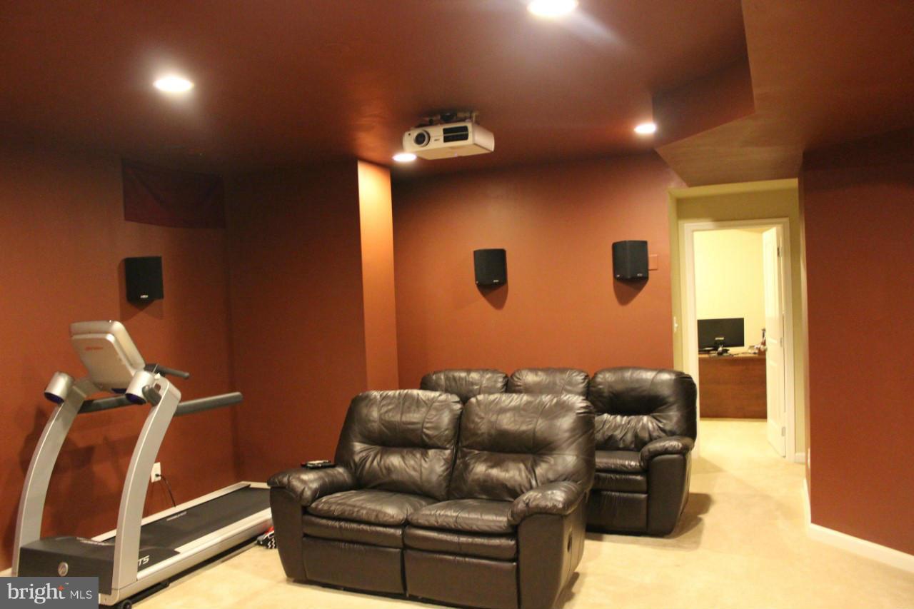 KIMMITT PROPERTY - Residential Lease