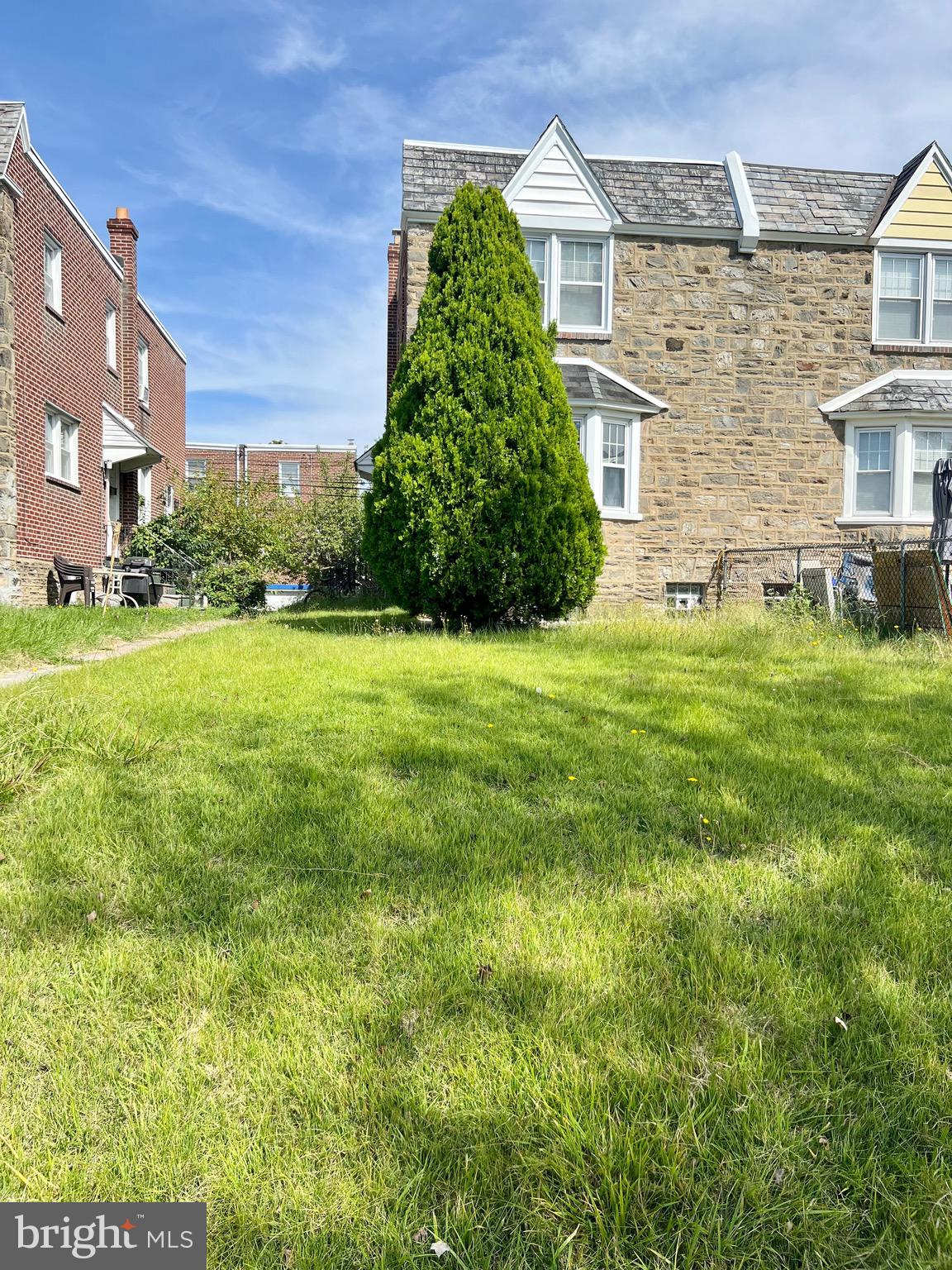 OXFORD CIRCLE - Residential