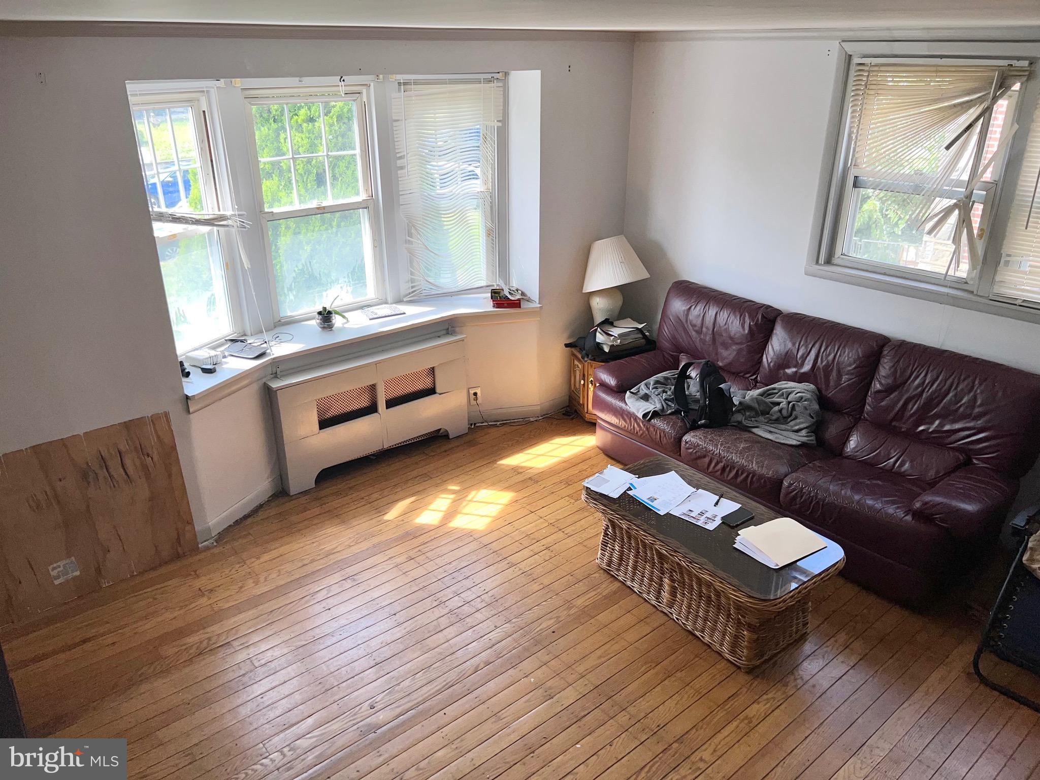 OXFORD CIRCLE - Residential