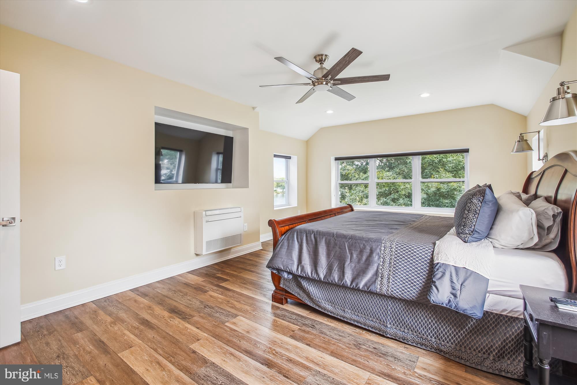 ARDEN ON THE SEVERN - Residential