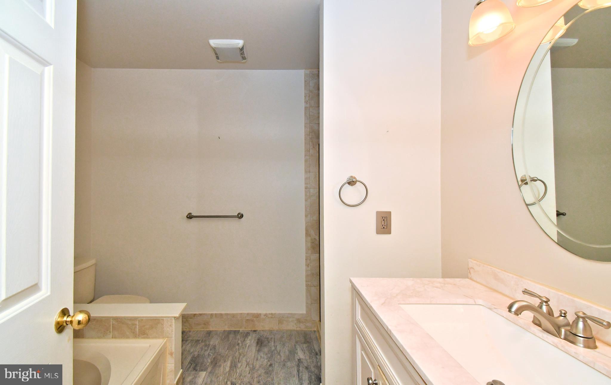 MONTGOMERY BROOKE - Residential