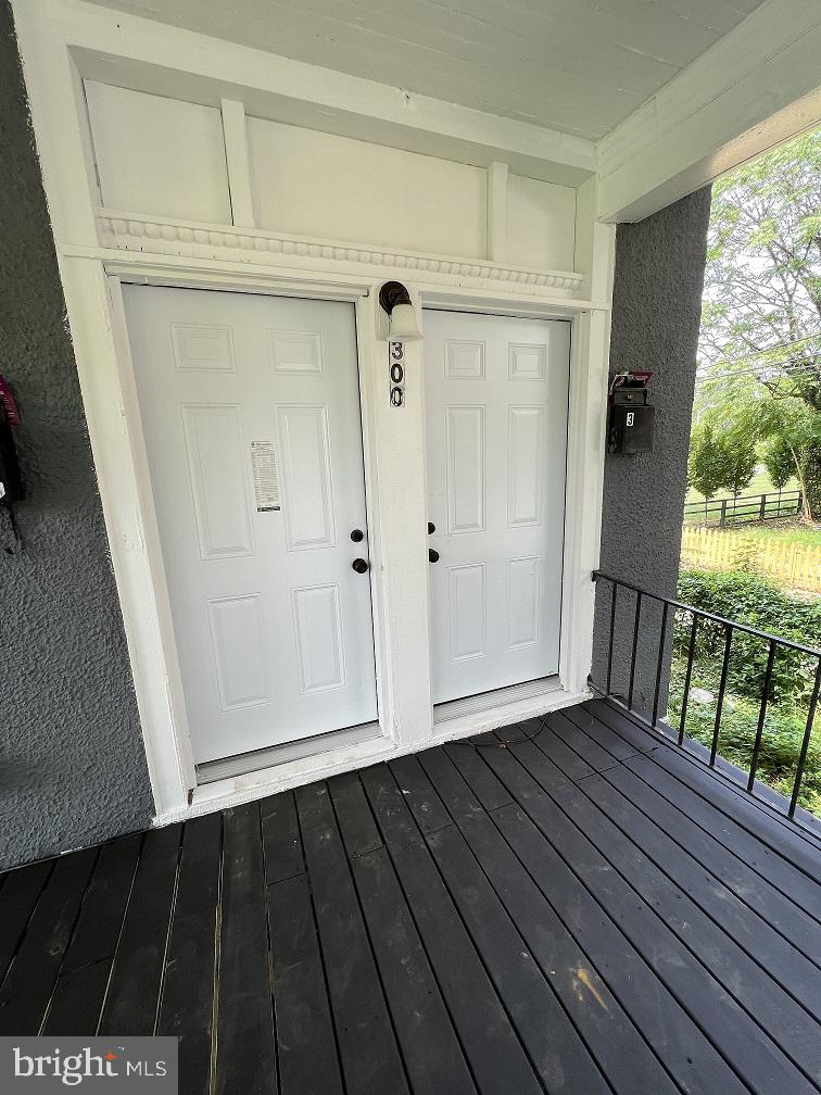 LIBERTY SQUARE - Residential Lease