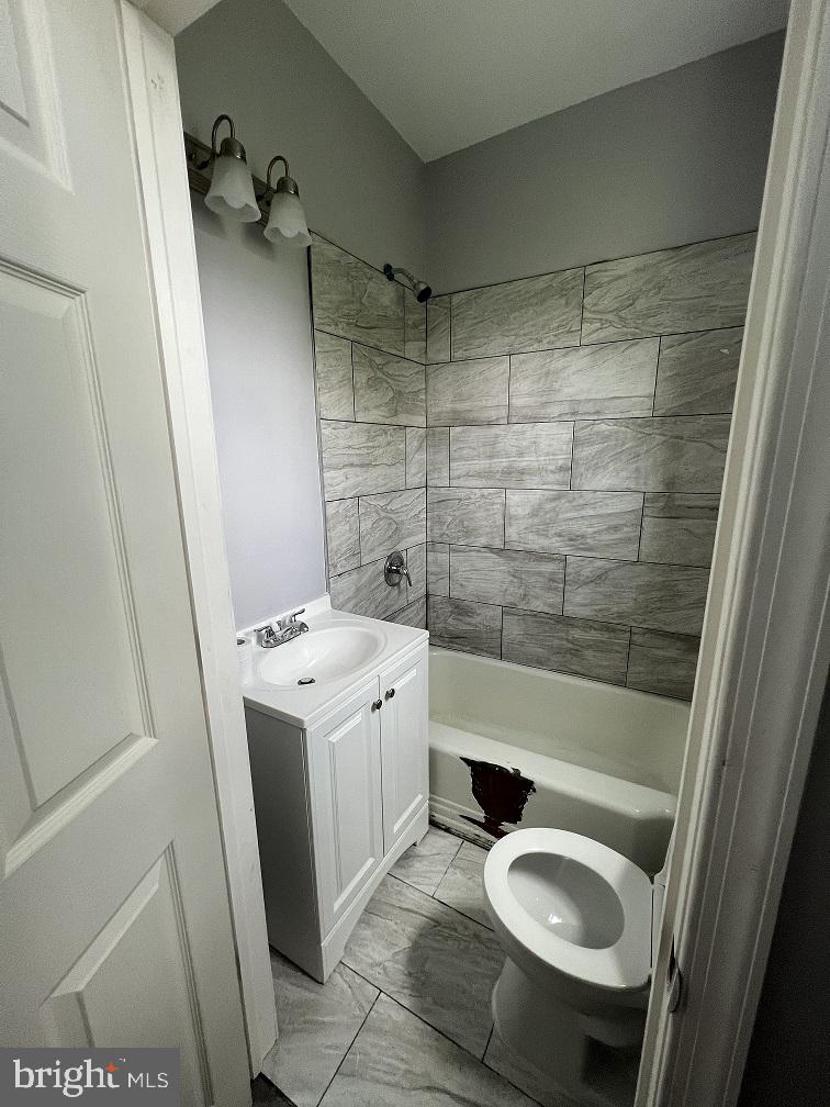 LIBERTY SQUARE - Residential Lease