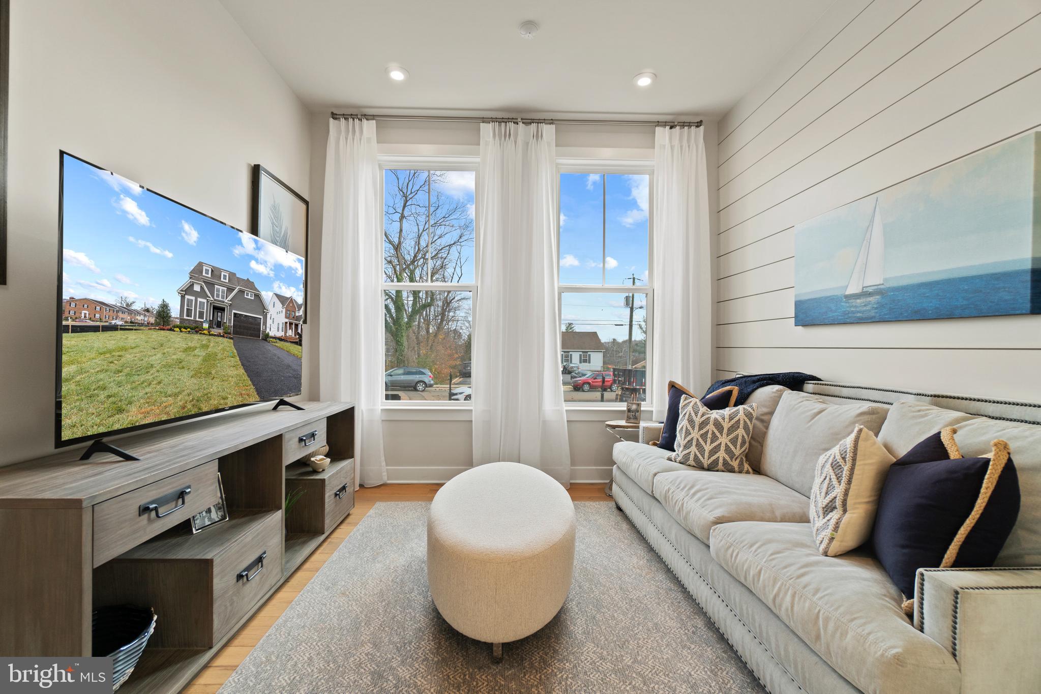 WHITE OAKS FARM - Residential