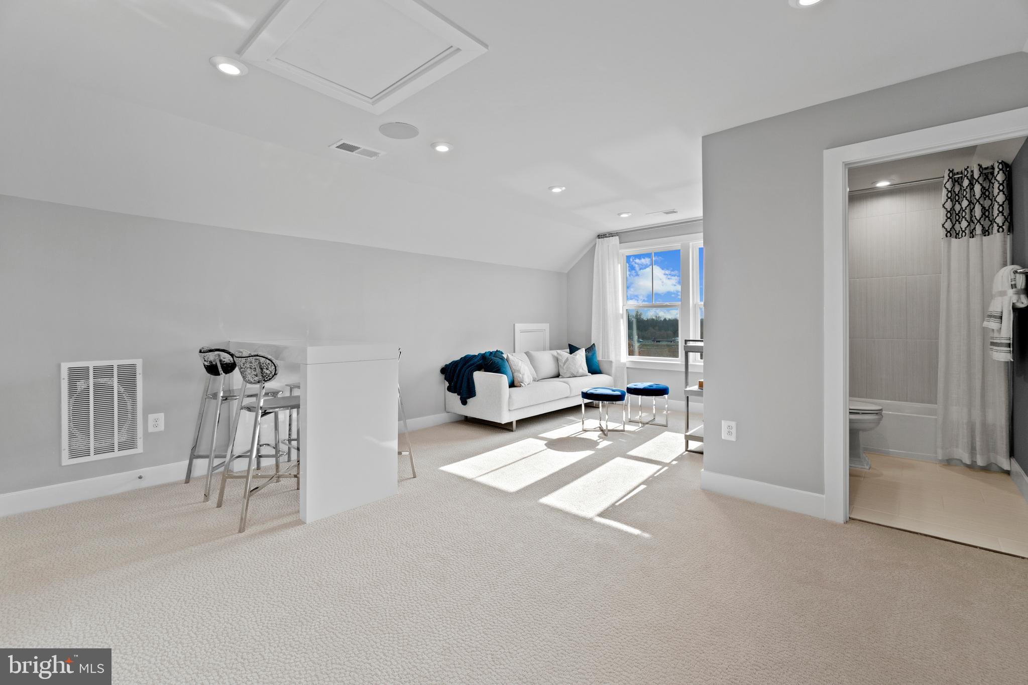 WHITE OAKS FARM - Residential