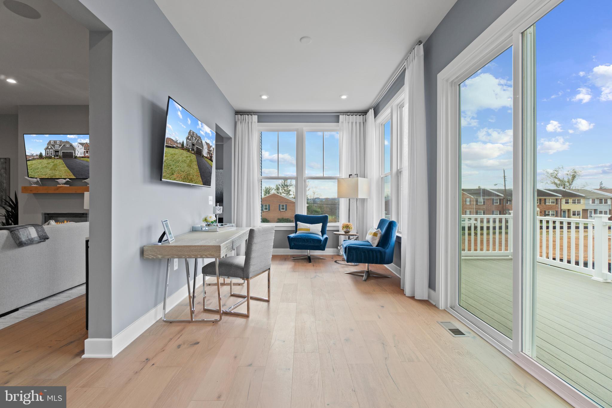 WHITE OAKS FARM - Residential