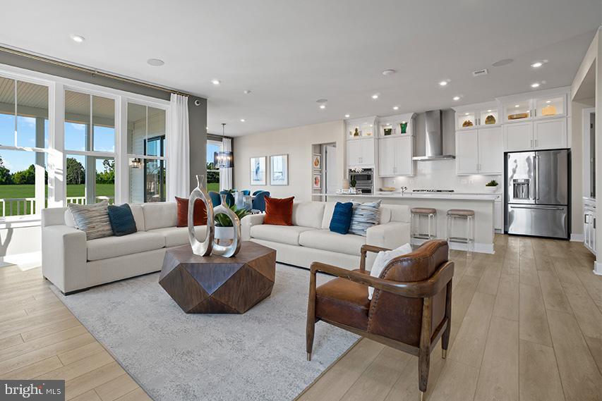 WHITE OAKS FARM - Residential