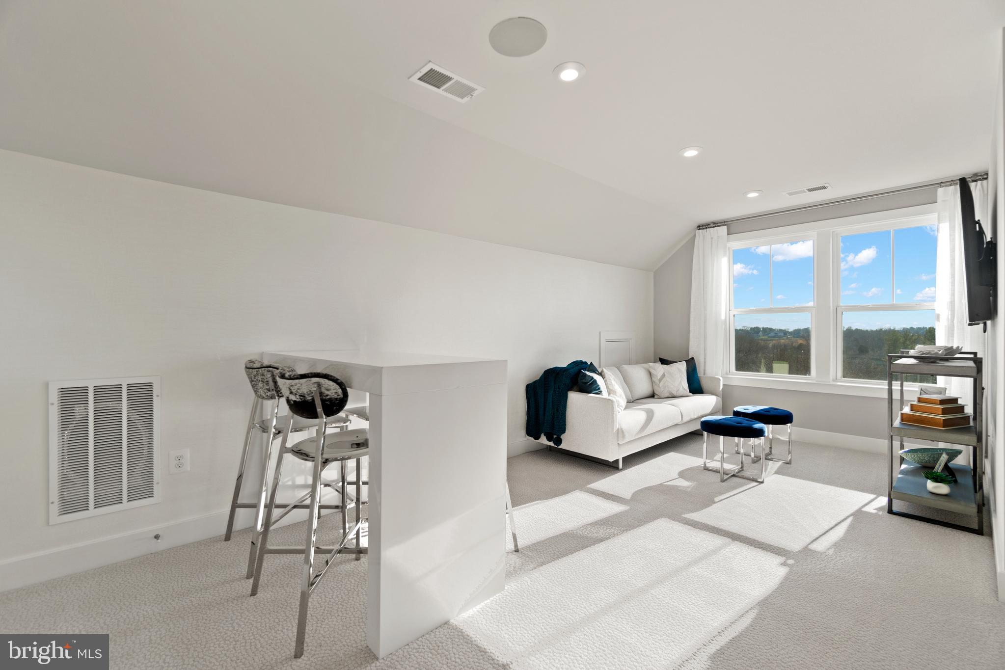 WHITE OAKS FARM - Residential