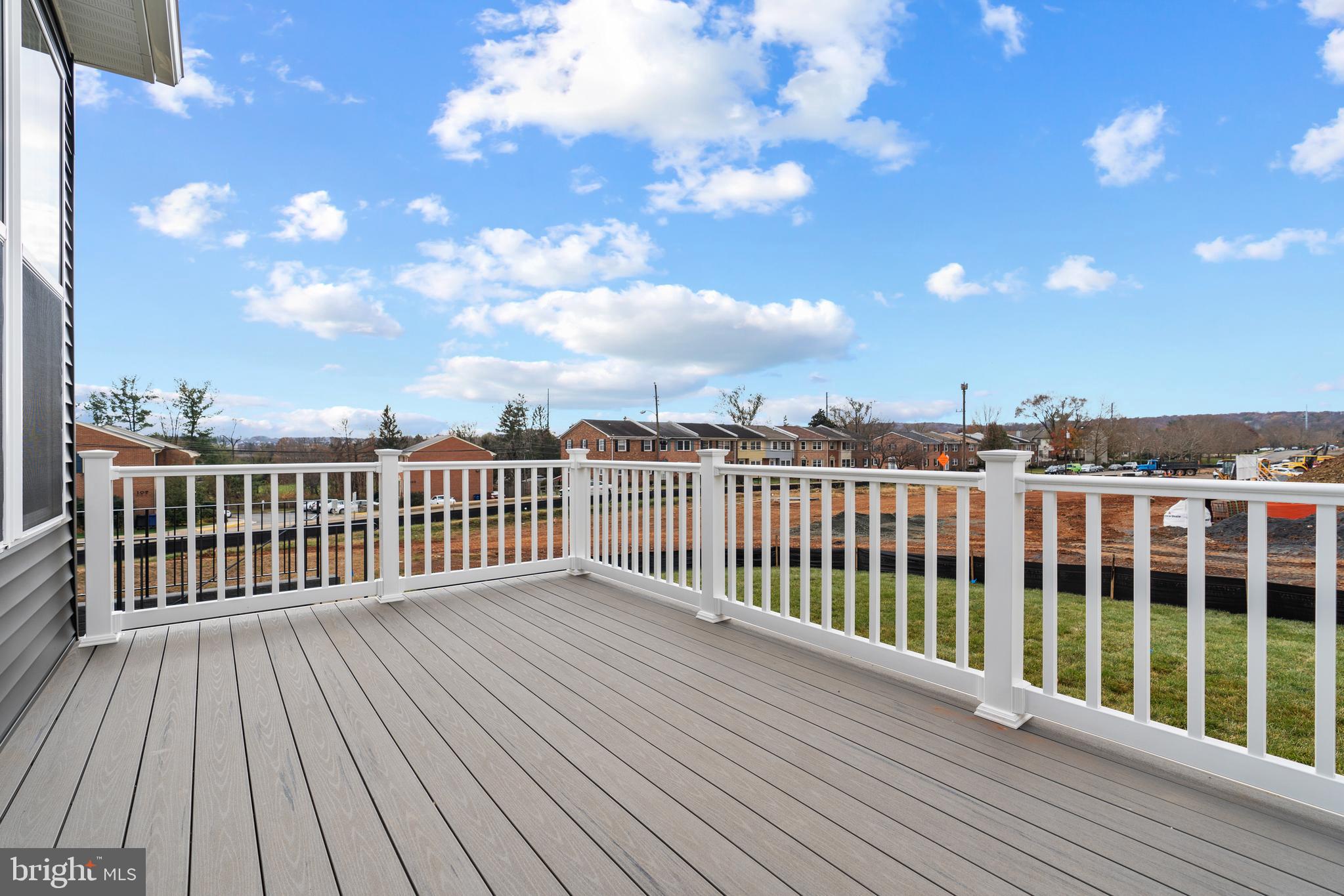 WHITE OAKS FARM - Residential