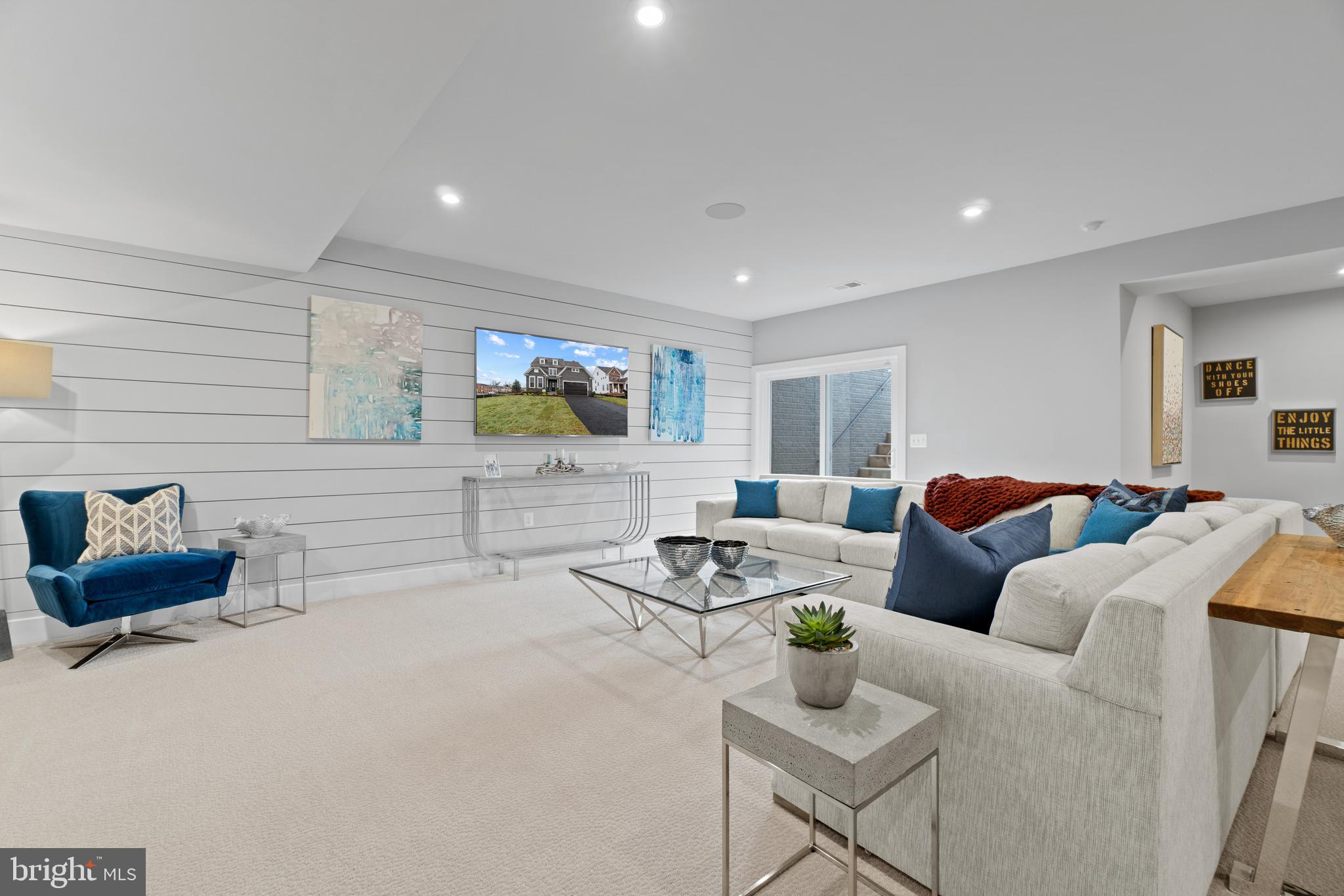 WHITE OAKS FARM - Residential