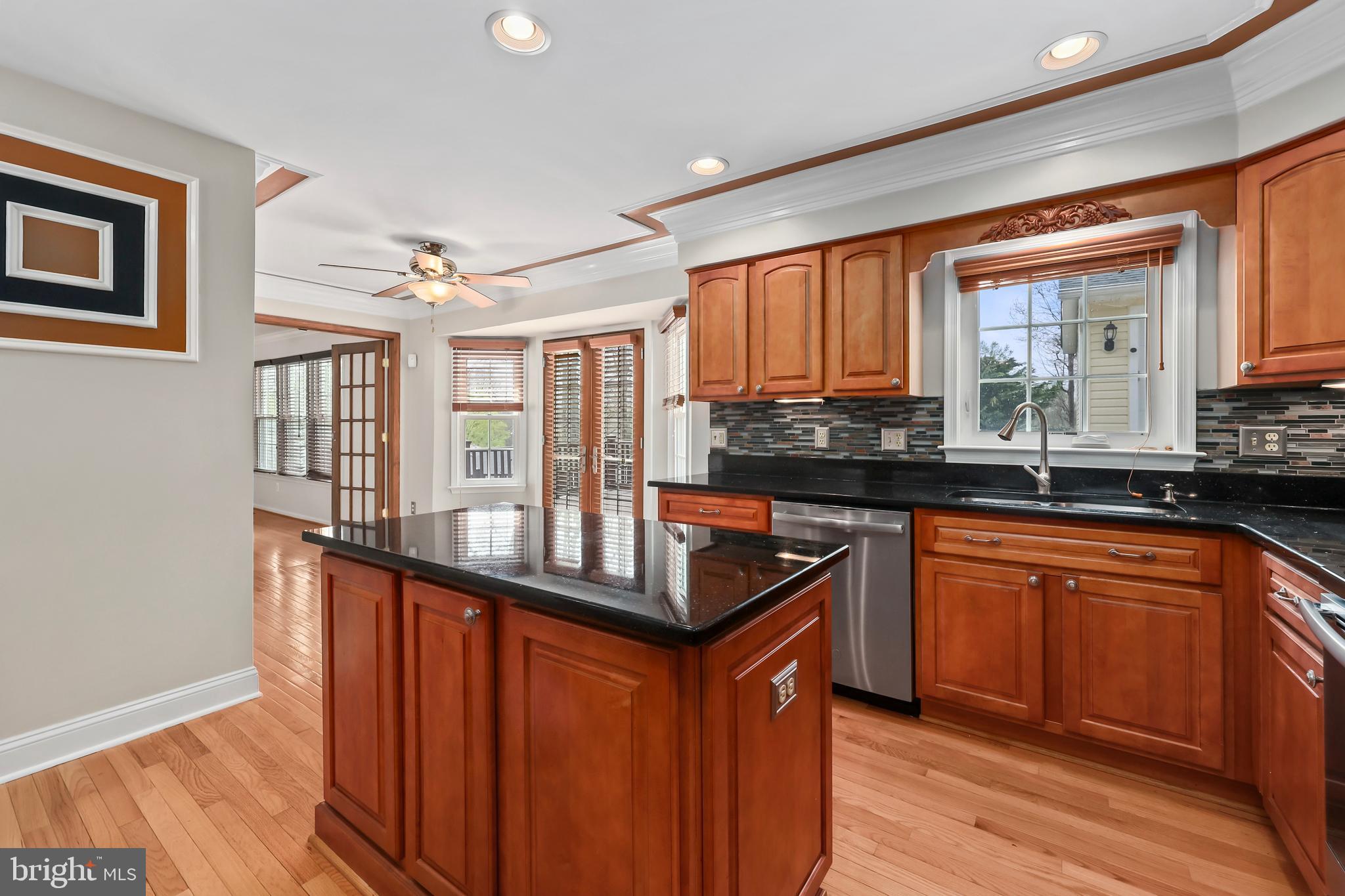 COUNTRY CLUB/LAKE MONTCLAIR - Residential