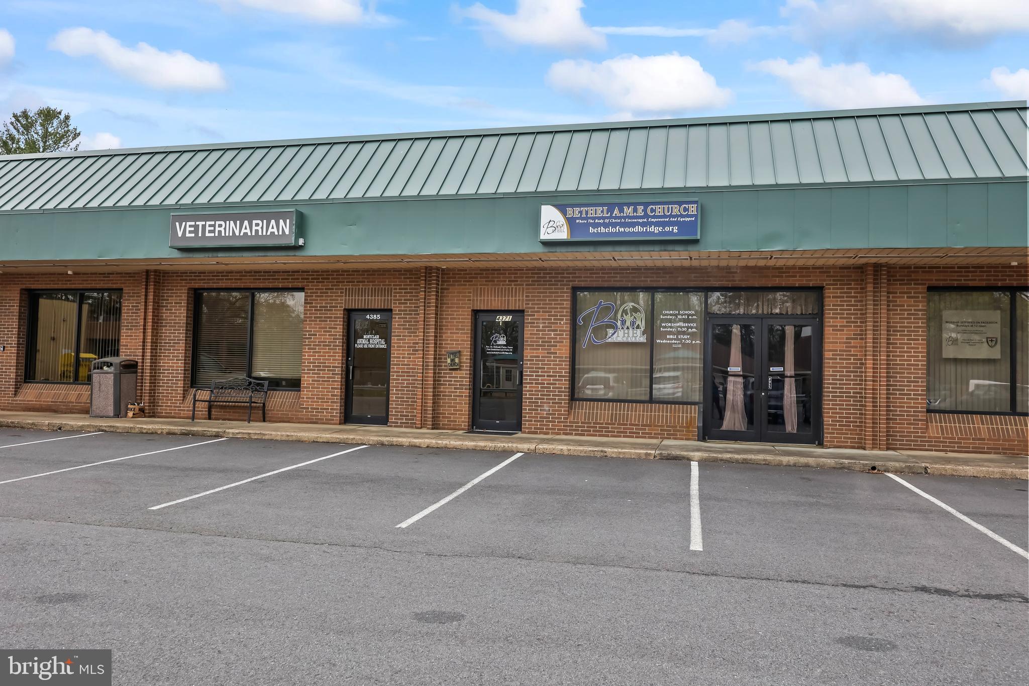 COUNTRY CLUB/LAKE MONTCLAIR - Residential