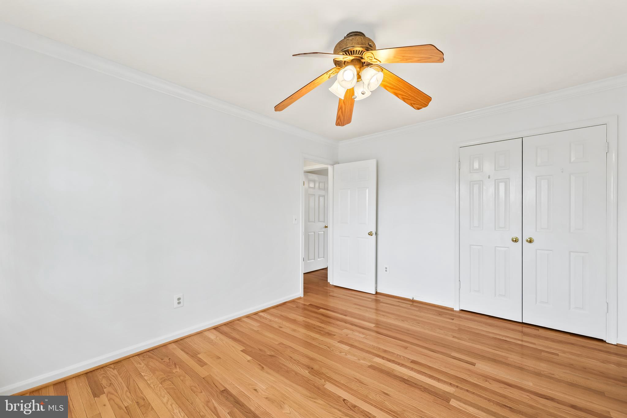 COUNTRY CLUB/LAKE MONTCLAIR - Residential