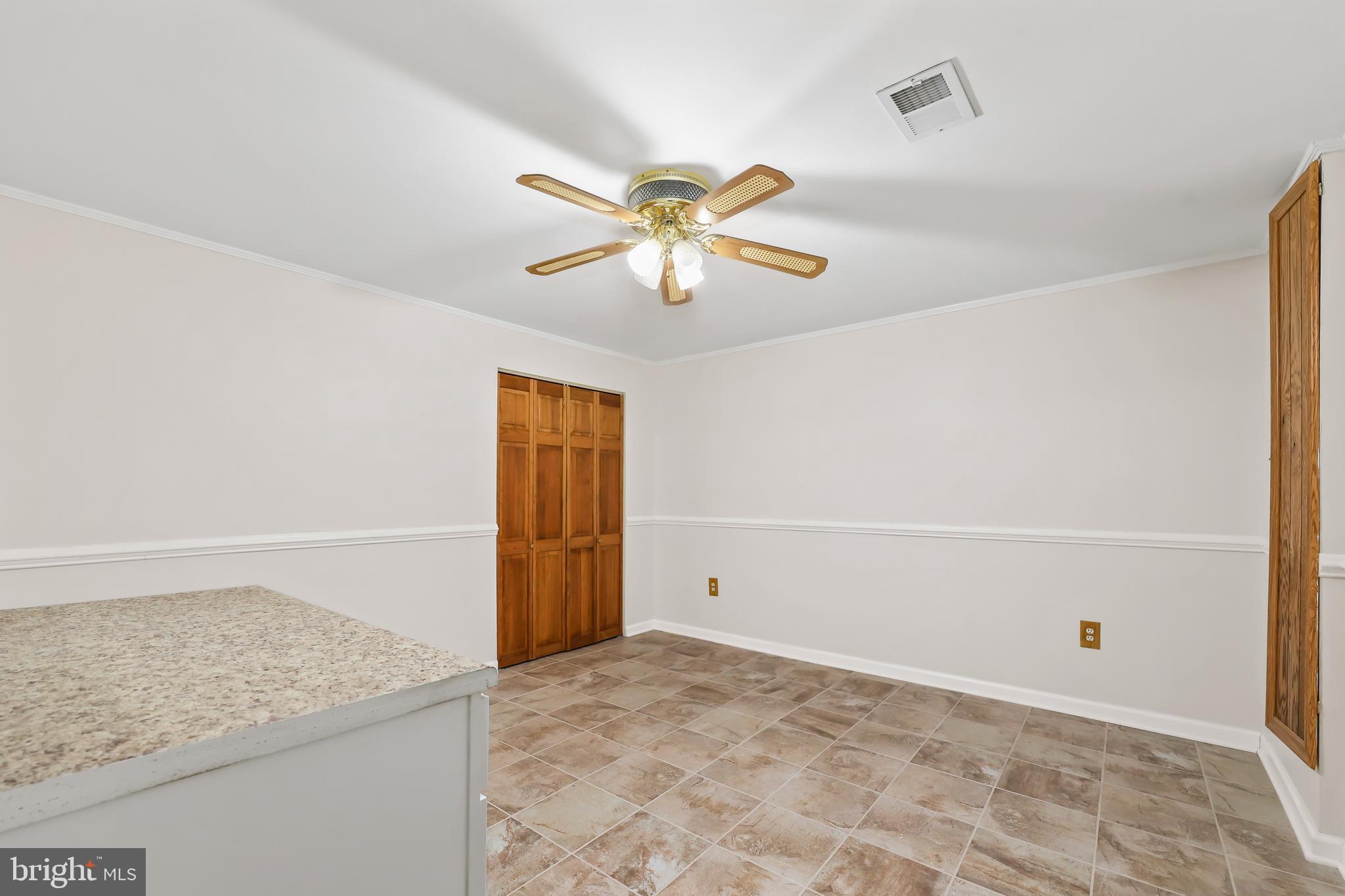 COUNTRY CLUB/LAKE MONTCLAIR - Residential