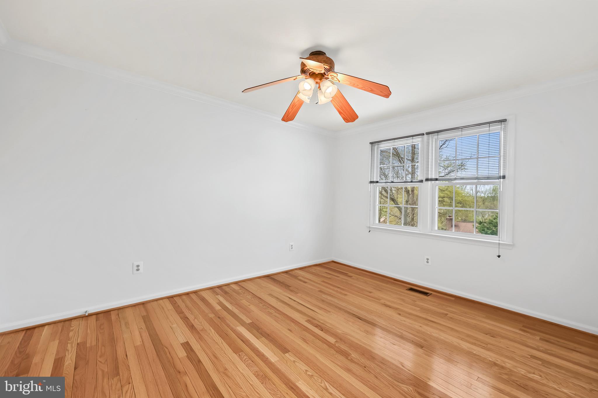 COUNTRY CLUB/LAKE MONTCLAIR - Residential