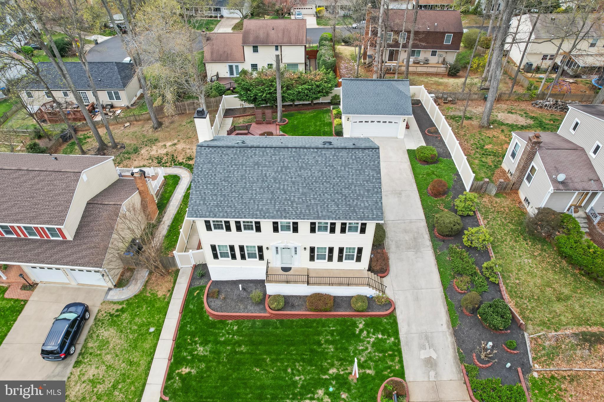 COUNTRY CLUB/LAKE MONTCLAIR - Residential