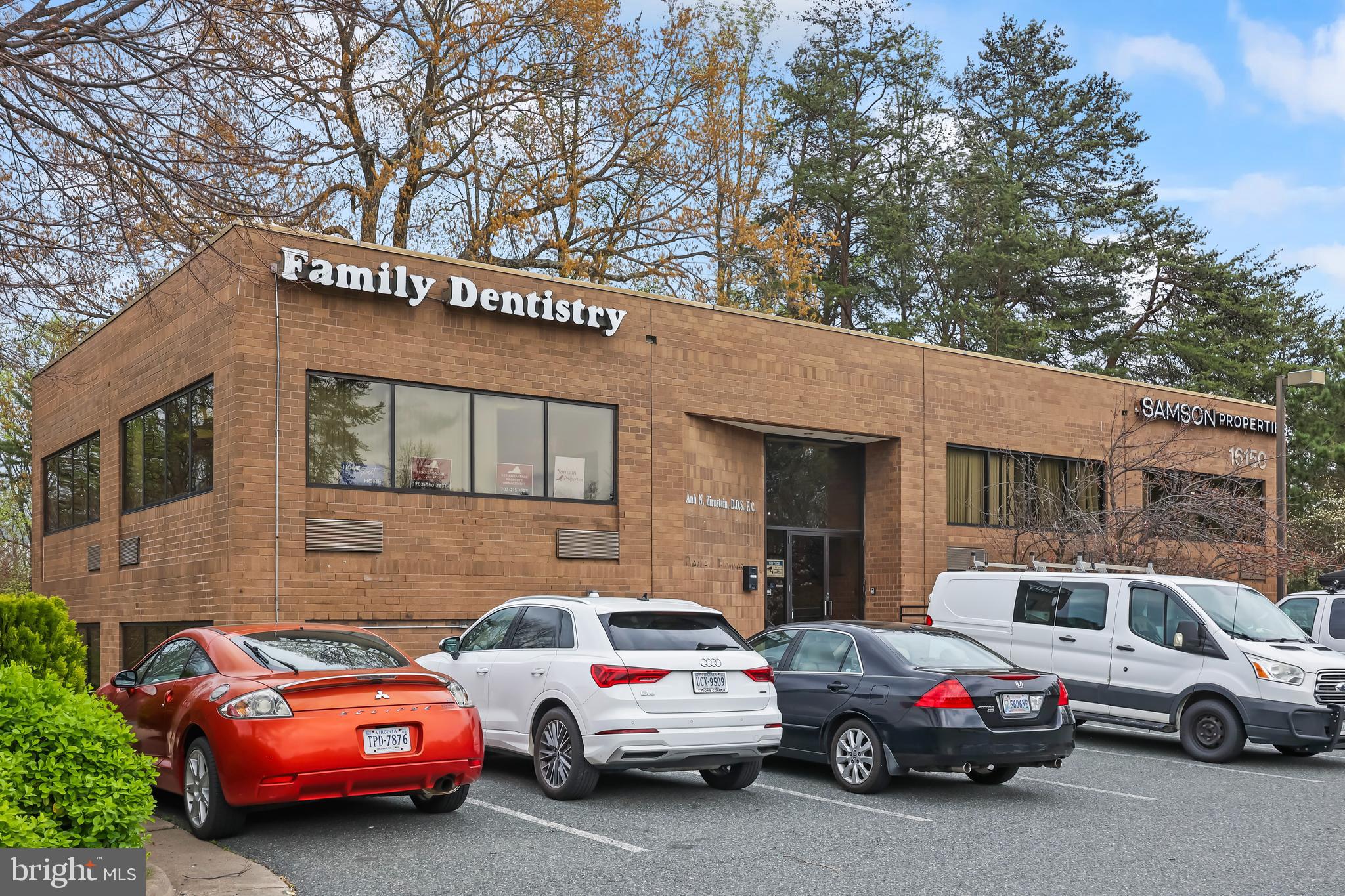 COUNTRY CLUB/LAKE MONTCLAIR - Residential