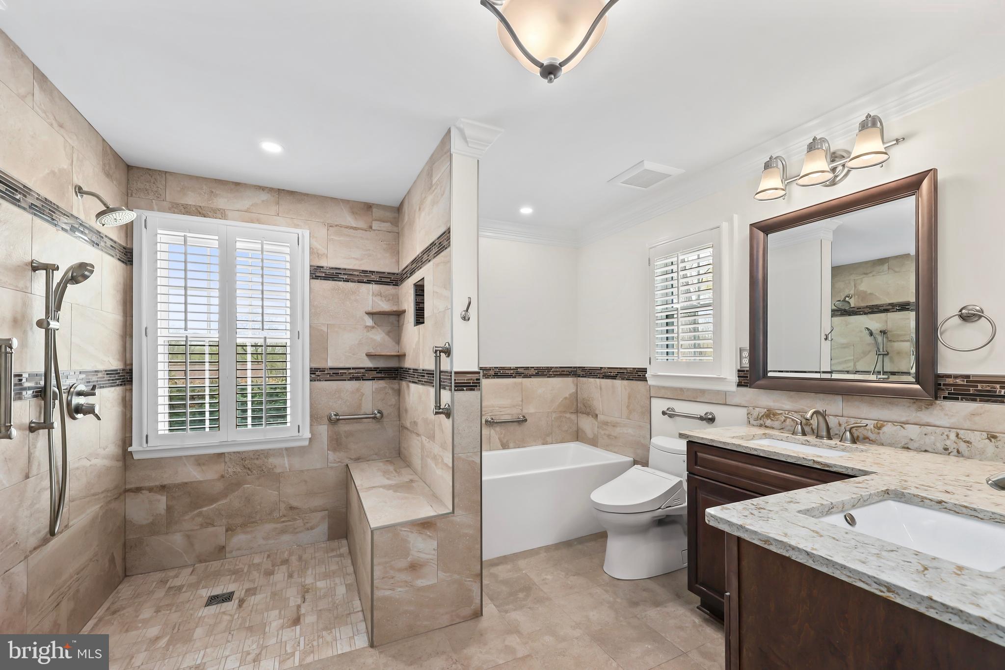 COUNTRY CLUB/LAKE MONTCLAIR - Residential