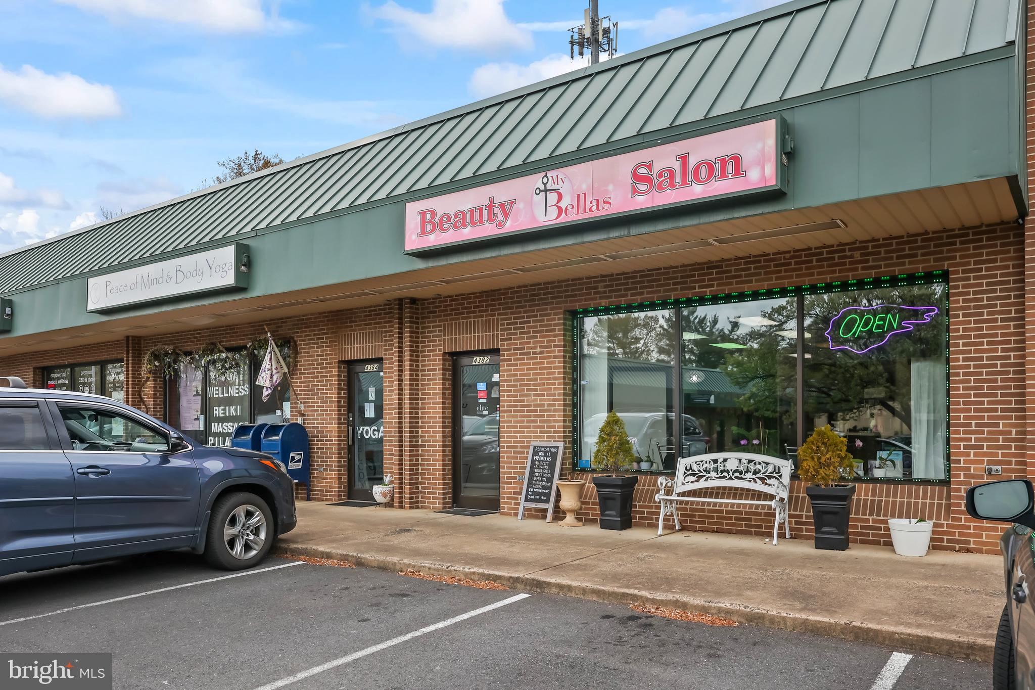 COUNTRY CLUB/LAKE MONTCLAIR - Residential