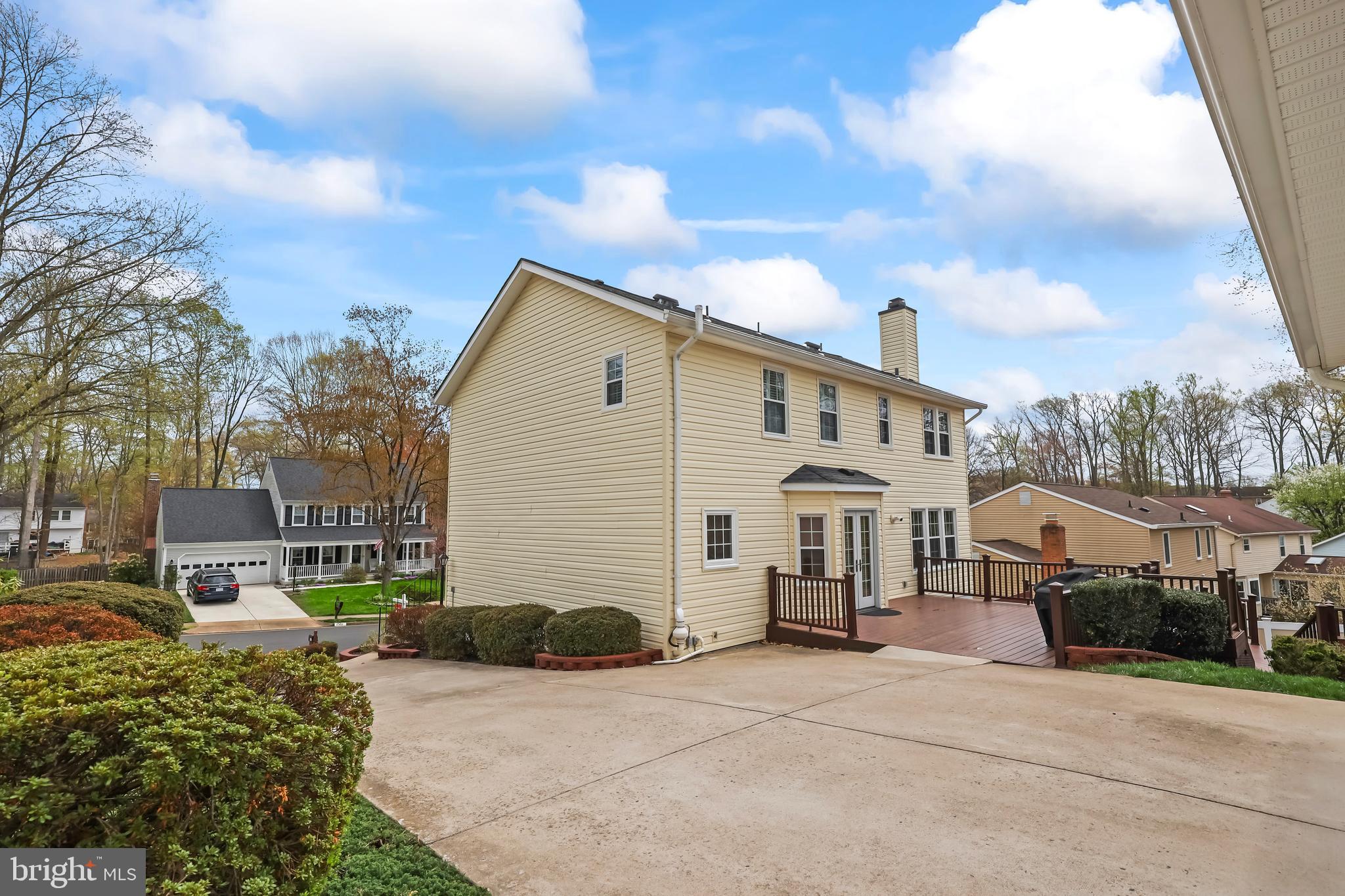 COUNTRY CLUB/LAKE MONTCLAIR - Residential