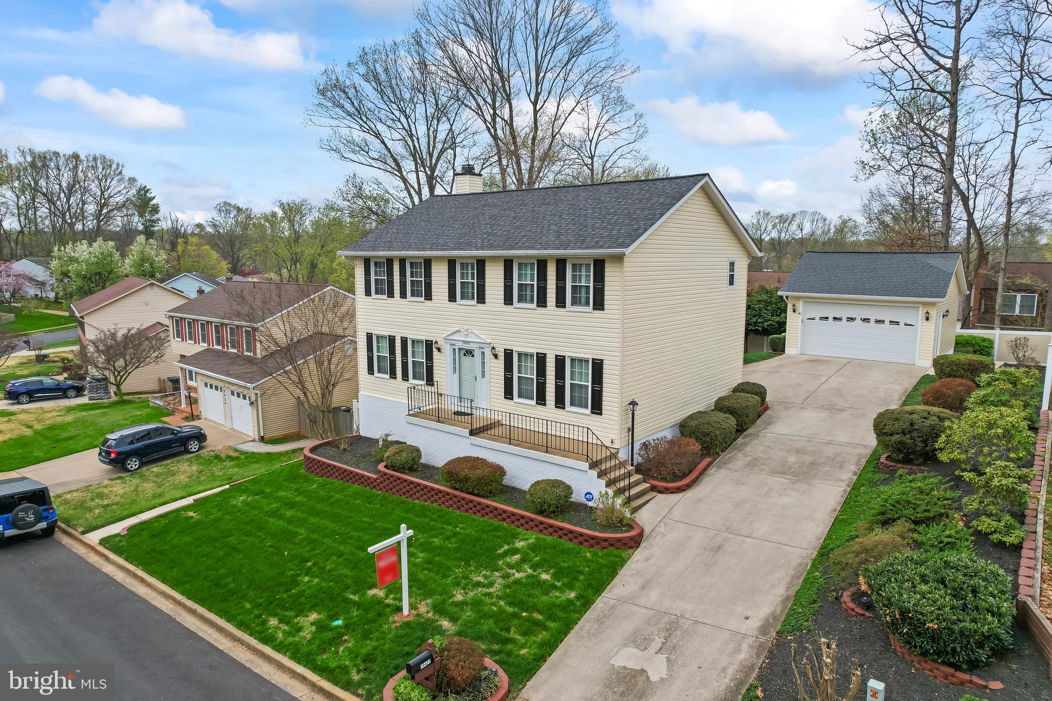 COUNTRY CLUB/LAKE MONTCLAIR - Residential