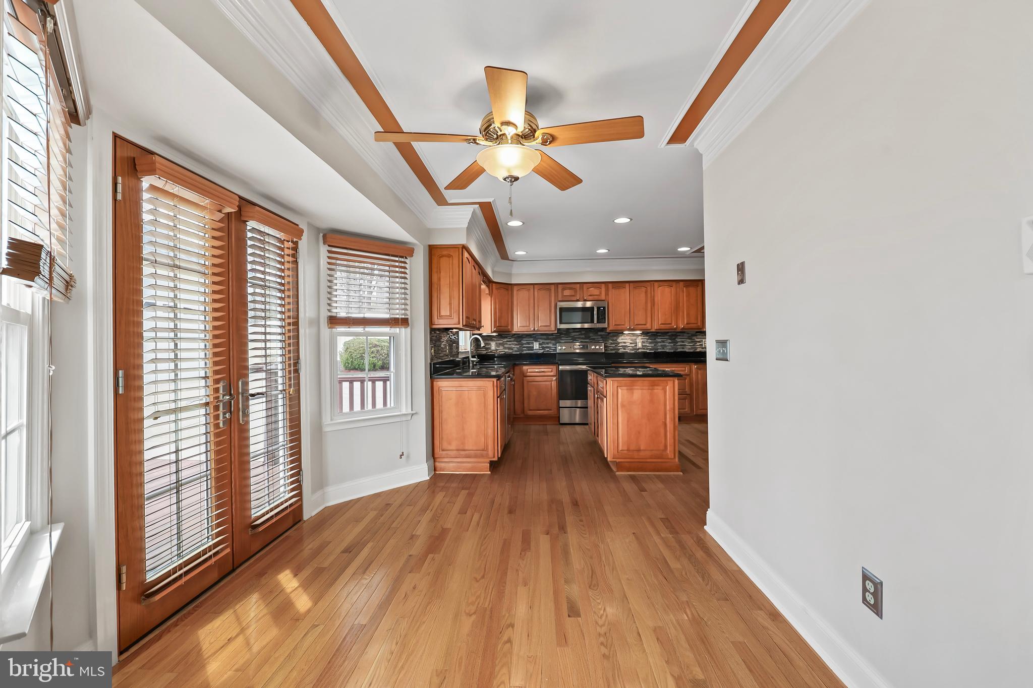 COUNTRY CLUB/LAKE MONTCLAIR - Residential